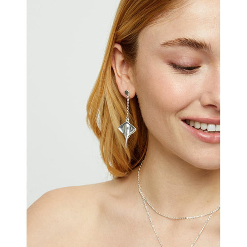 Ser Majestuosa Silver Manta Ray-Shaped Drop Earrings - PEN1009MTL0000U-UNO de 50-Renee Taylor Gallery