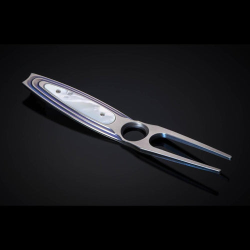 Divot Tool - D2-4 SPYGLASS-William Henry-Renee Taylor Gallery